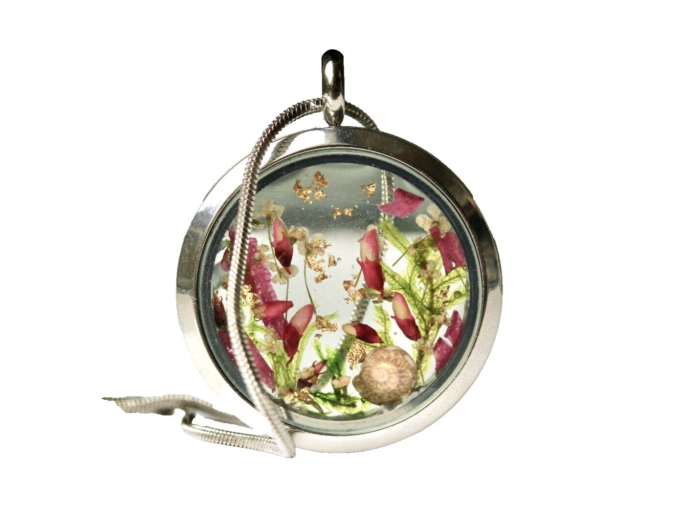 Halskette mit Muschel-Medaillon