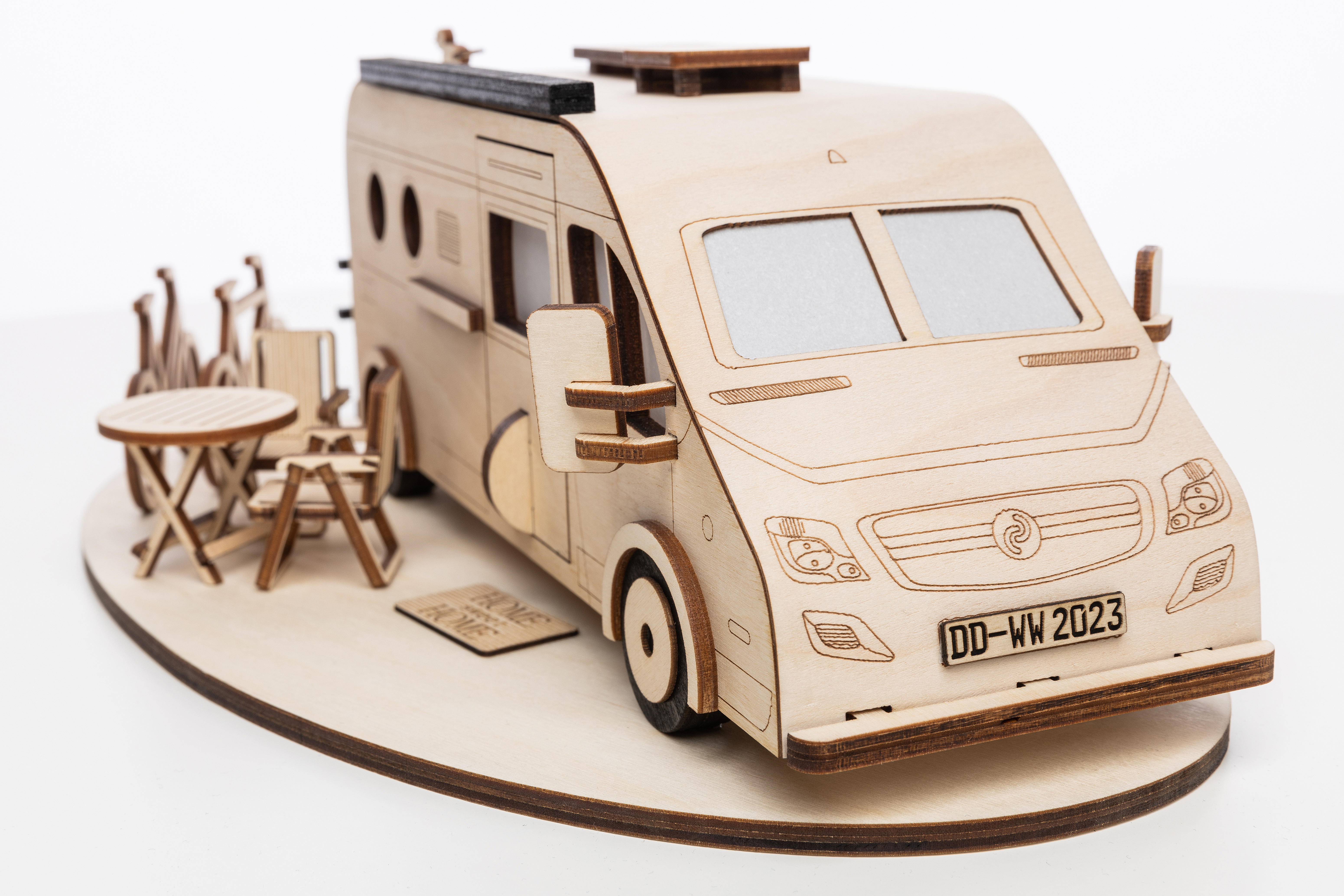 Räucher-Kastenwagen mit Beleuchtung